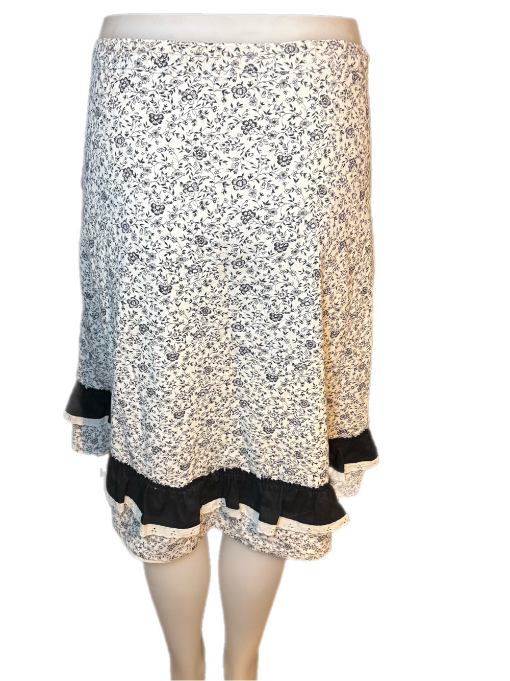 Floral Print Ruffle Hem Skirt - White & Black - vintage